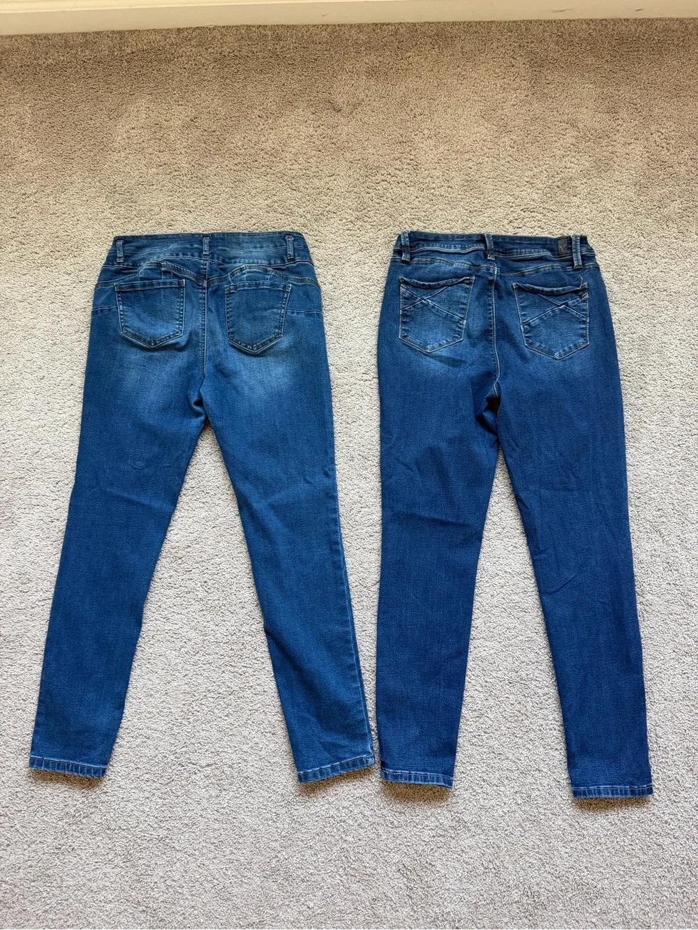 GUC 2 Pair Women’s Dark Blue Stretch Skinny Jeans size 13 - Picture 3 of 6